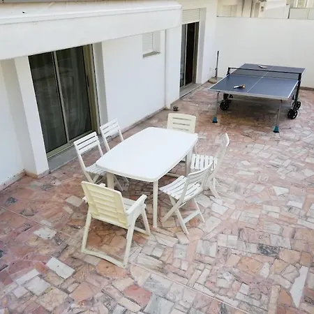 Front De Juan Les Pins Cannes アパート