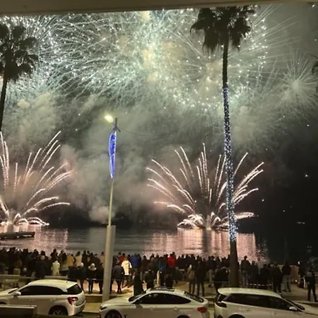 Front De Juan Les Pins Cannes アパート アンティーブ
